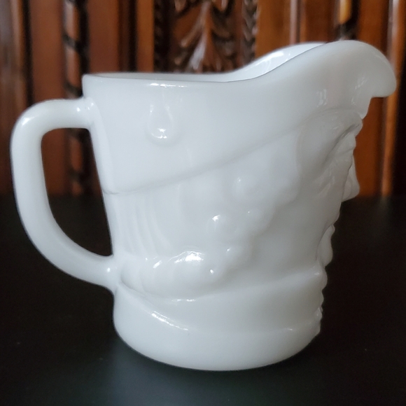 1950's Toby Jug / Pitcher / Creamer White Milk Glass by Federal Glass Ohio - Picture 6 of 8